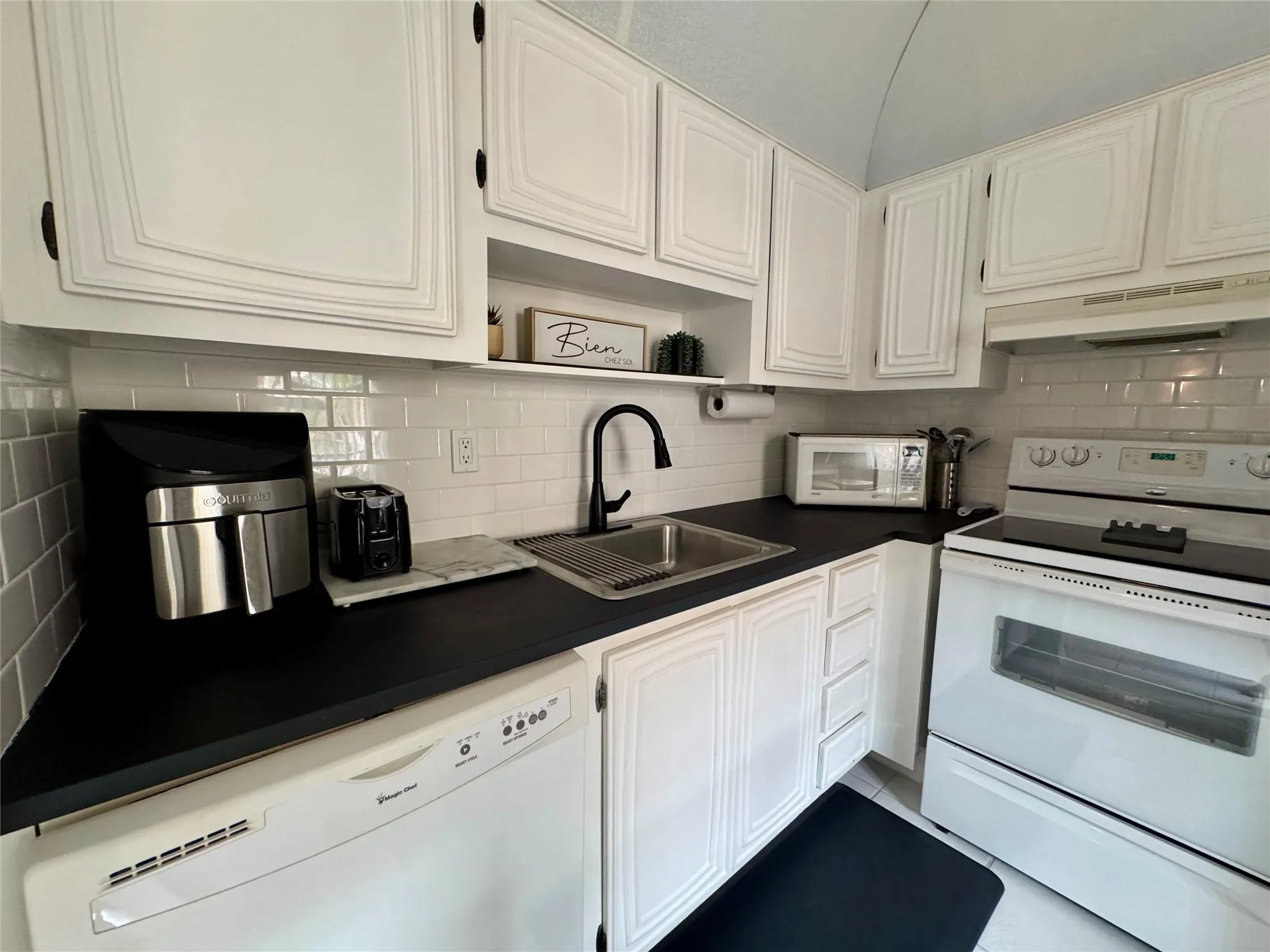 2811 Somerset Dr, #206