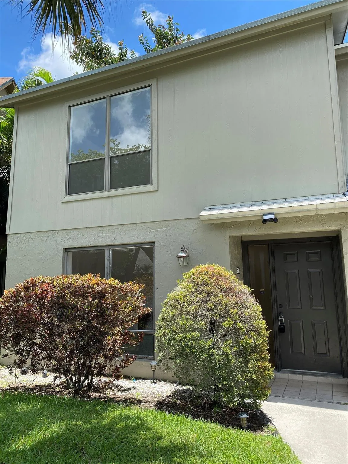 508 Sandtree Drive
