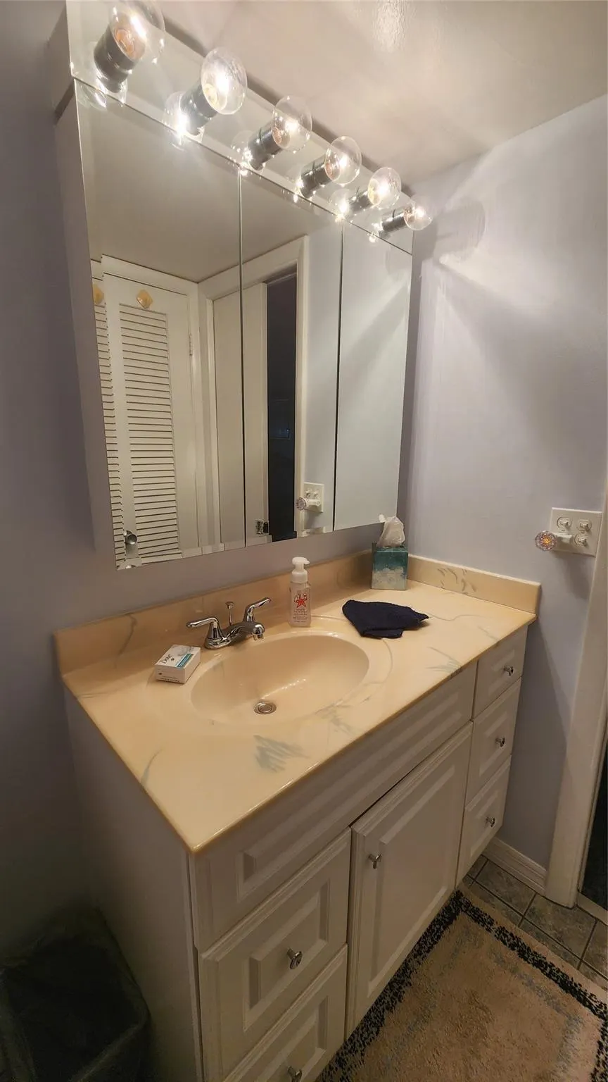 700 SE 6th Ave, #205