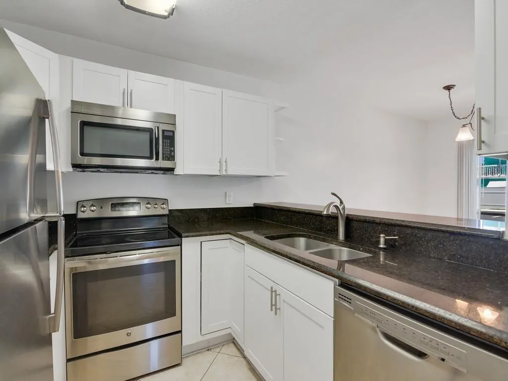 1845 Robalo Dr, #D106