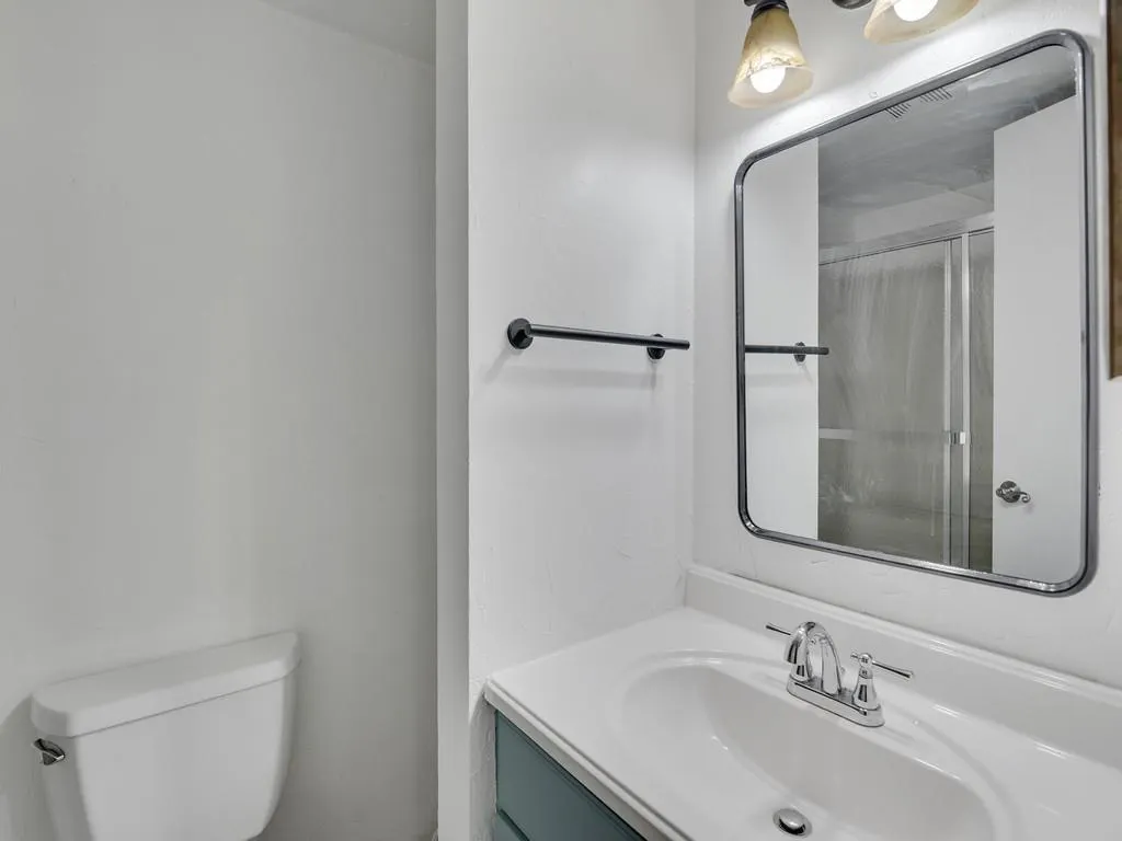 1845 Robalo Dr, #D106