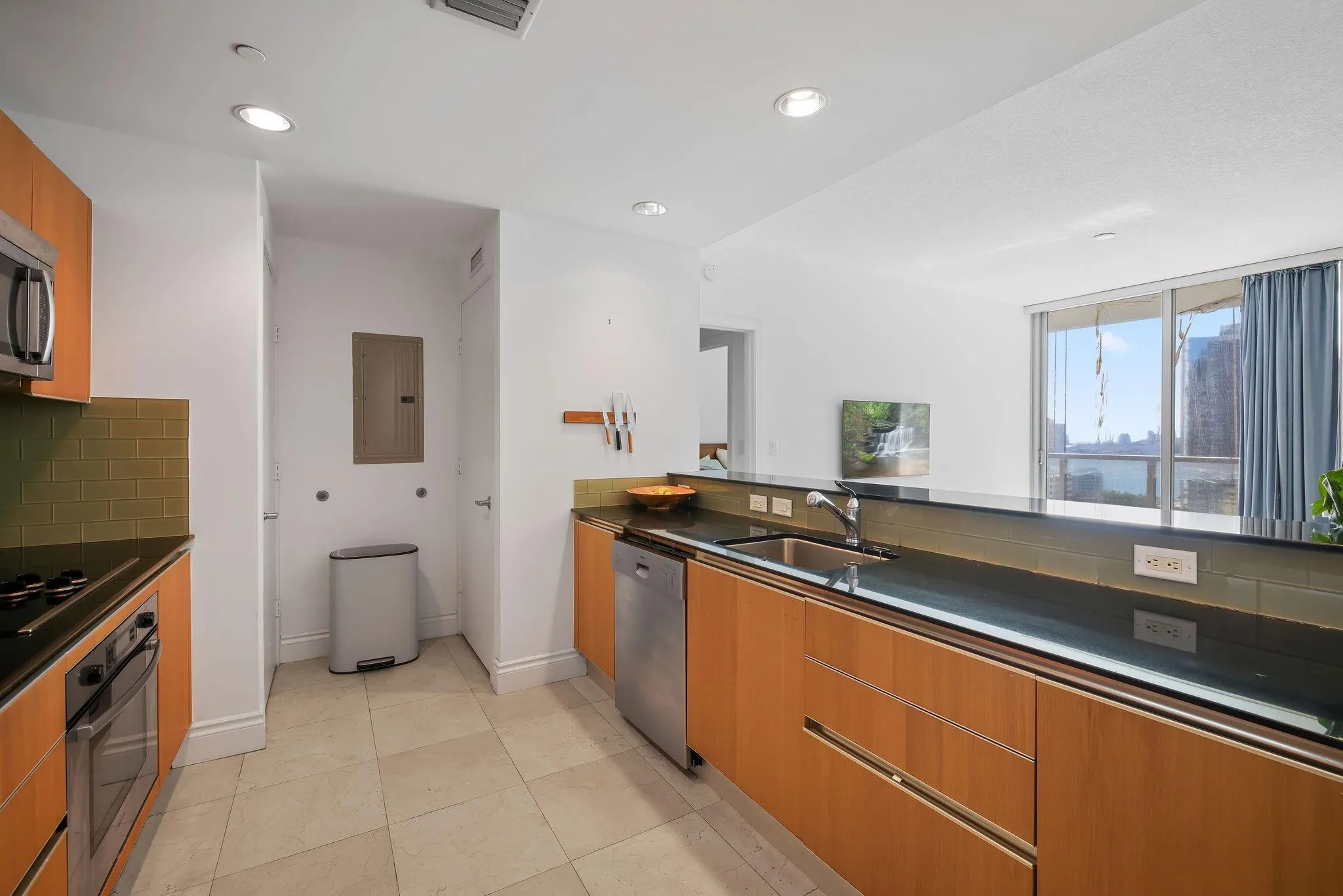 1050 Brickell Ave, #2302