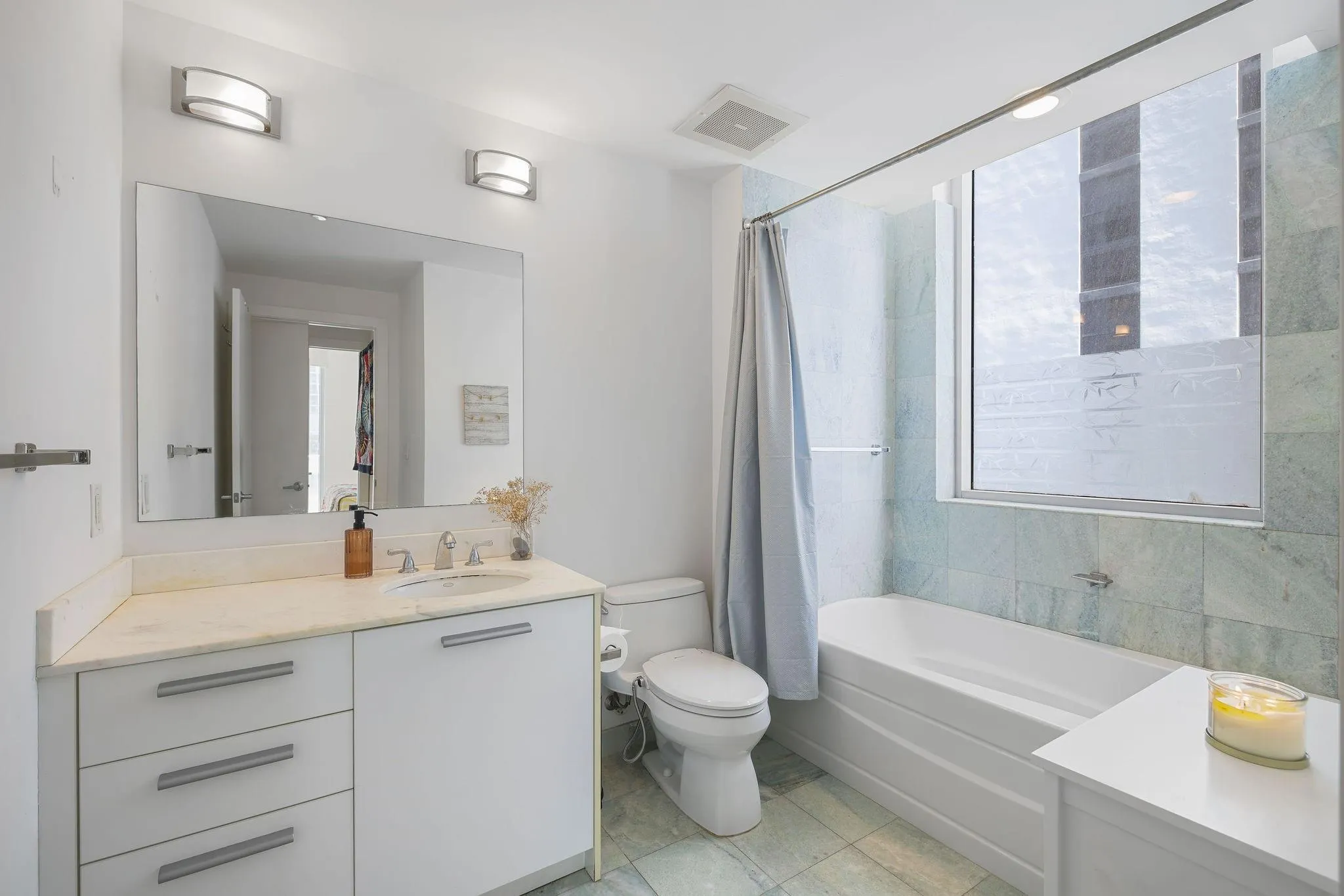 1050 Brickell Ave, #2302