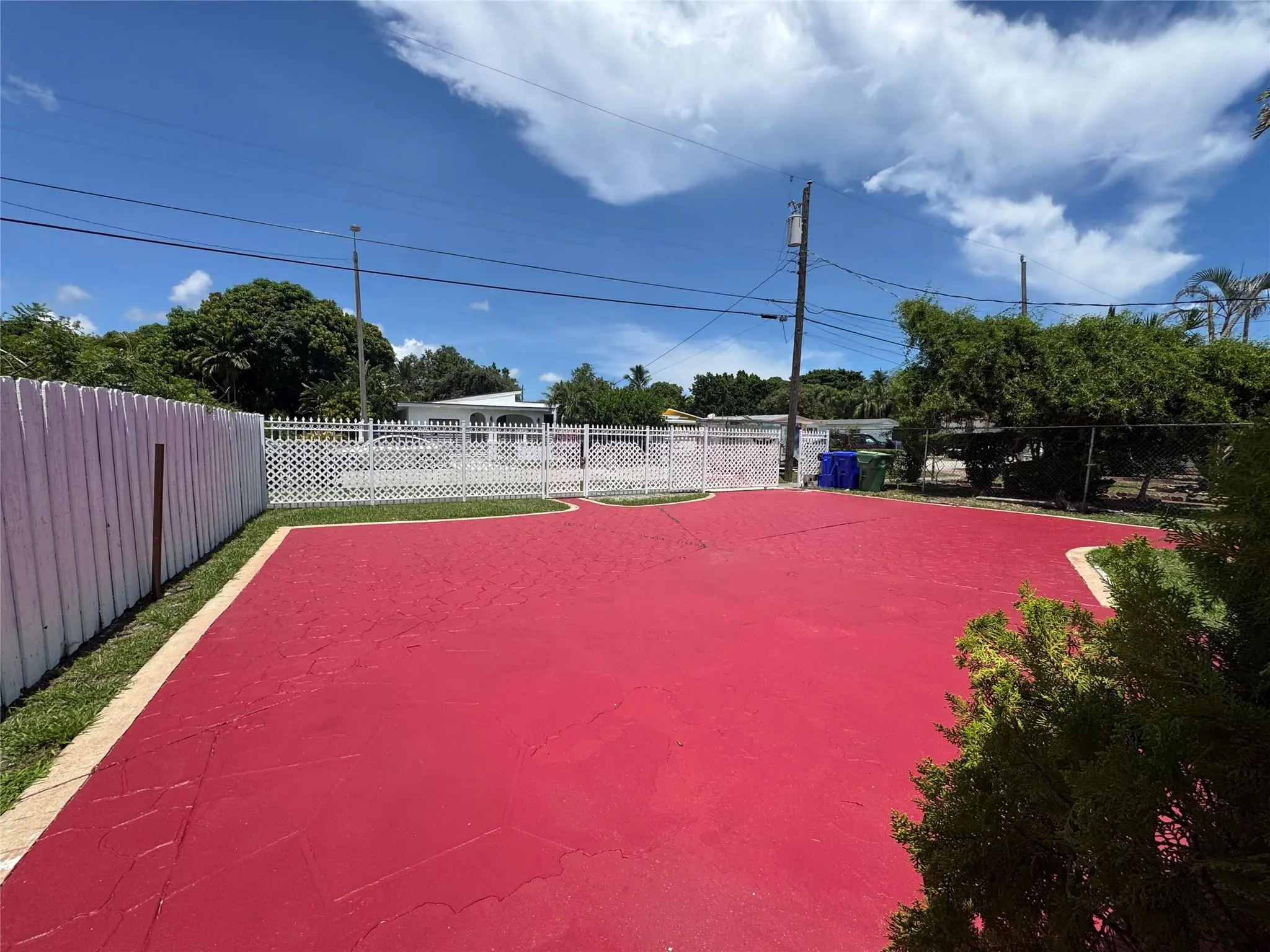 910 NW 43rd St
