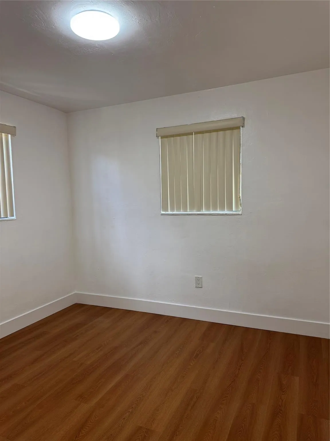 910 NW 43rd St