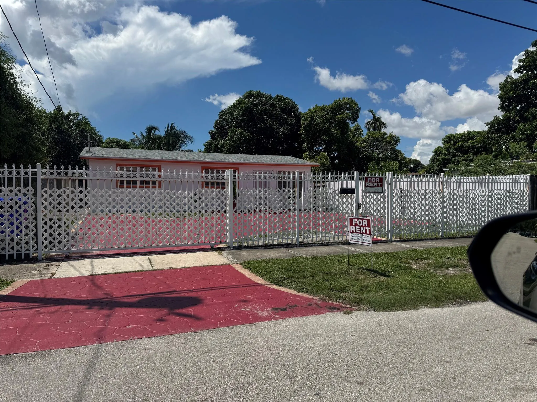 910 NW 43rd St
