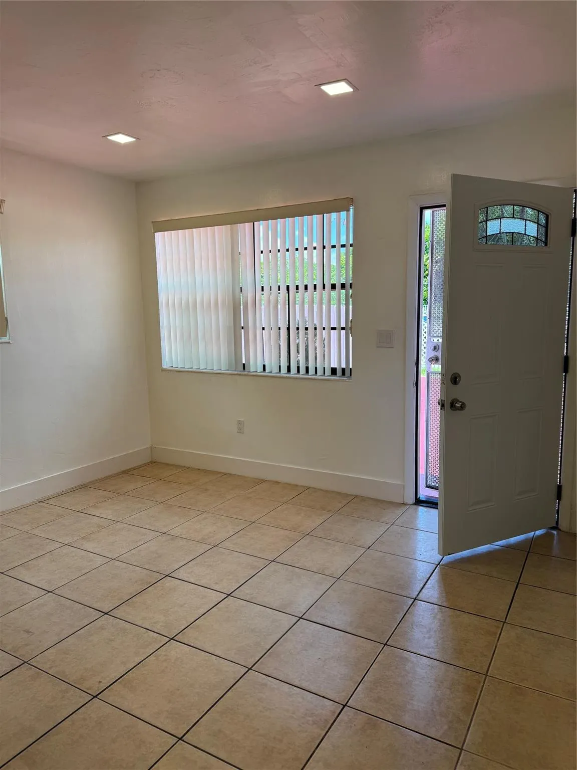 910 NW 43rd St