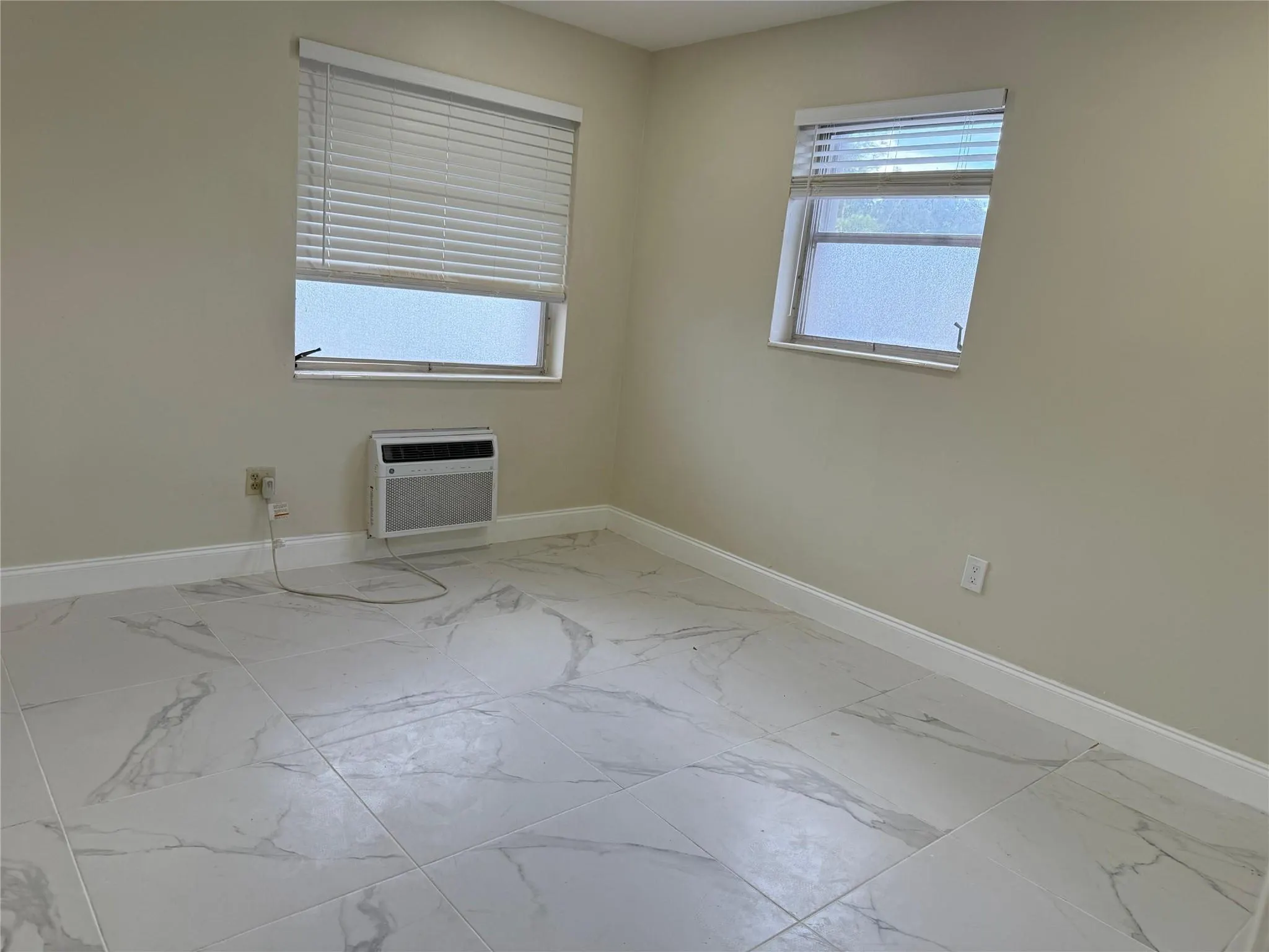 841 NW 39th St, #1