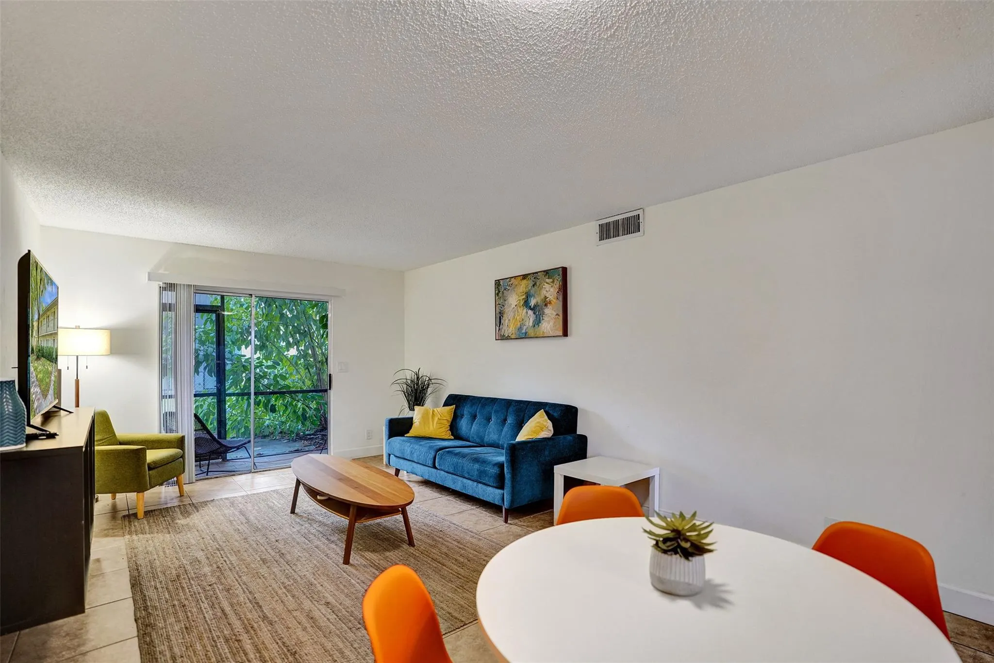 2504 Riverside Dr