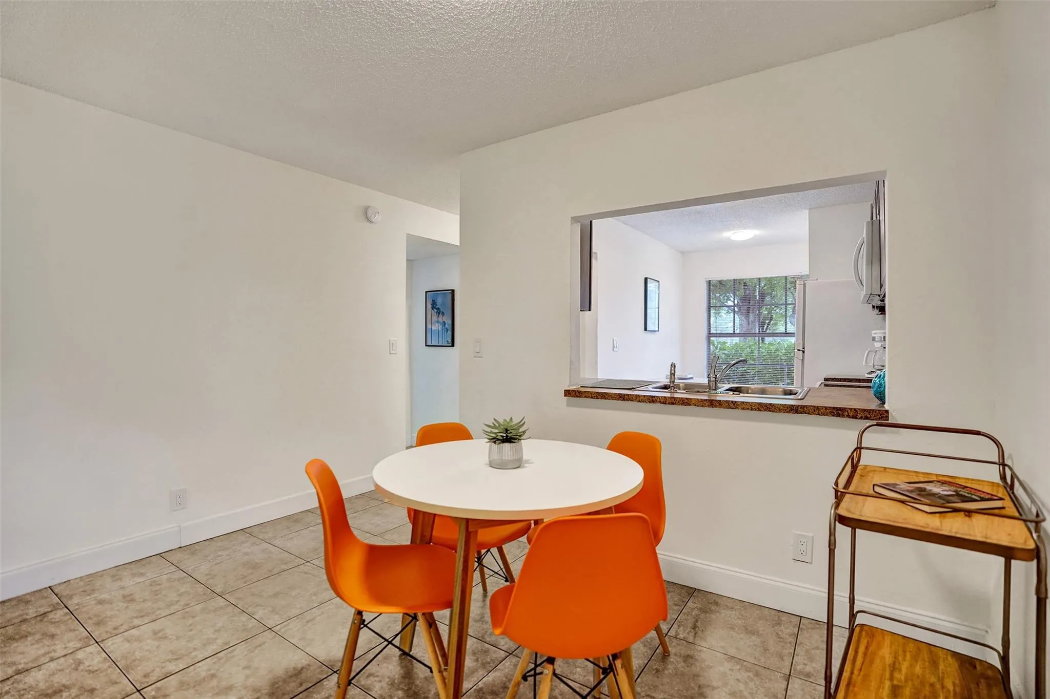 2504 Riverside Dr