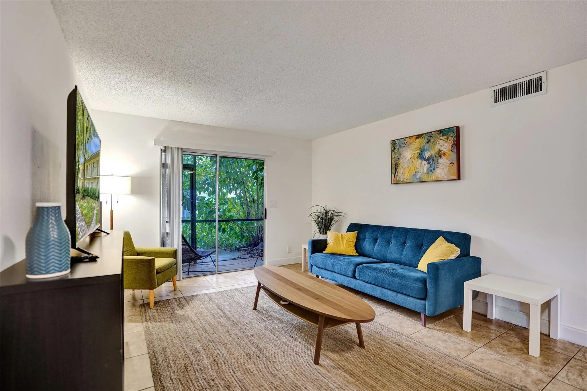 2504 Riverside Dr