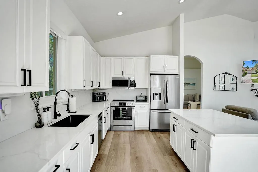 1660 W Classical Blvd