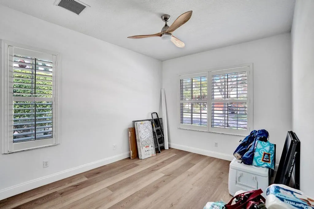 1660 W Classical Blvd