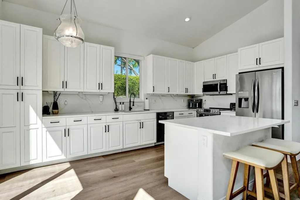 1660 W Classical Blvd