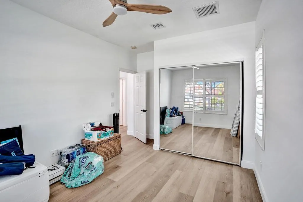 1660 W Classical Blvd