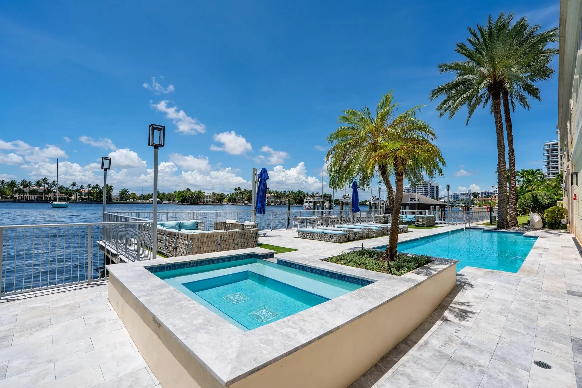 209 N Birch Rd, #1002