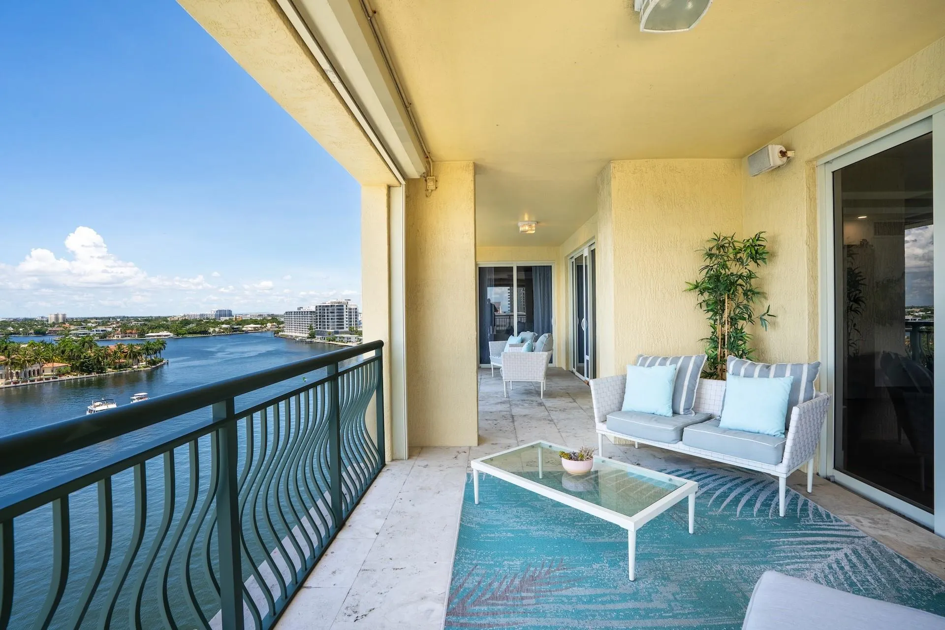 209 N Birch Rd, #1002