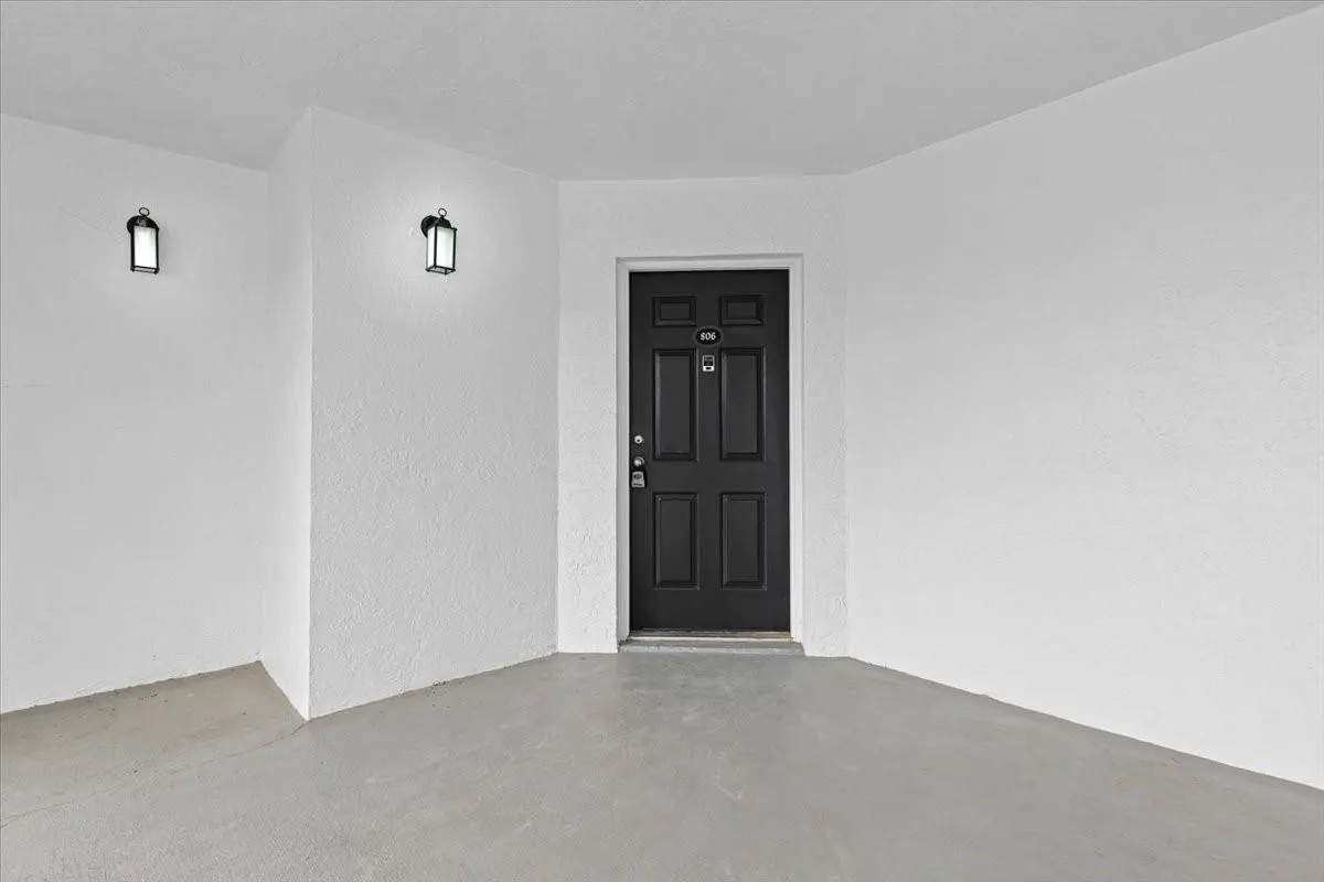 2445 SW 18th Ter, #806
