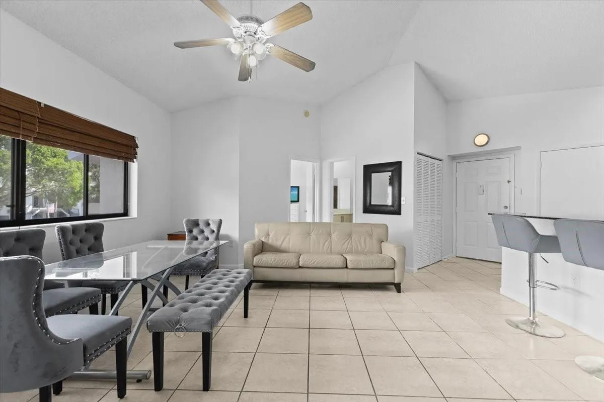 2445 SW 18th Ter, #806