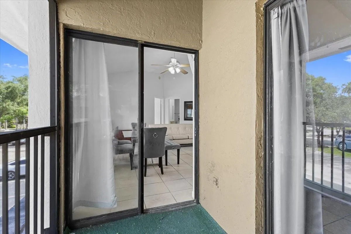 2445 SW 18th Ter, #806