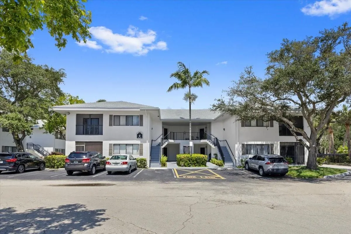 2445 SW 18th Ter, #806