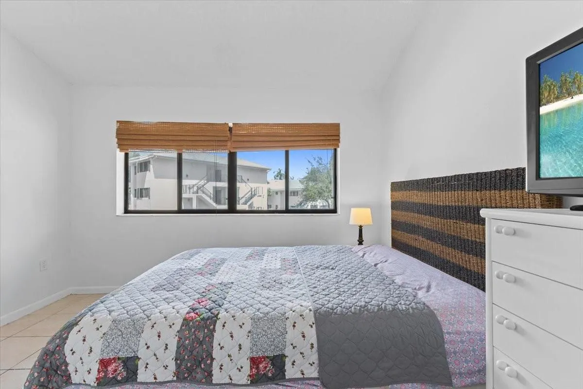 2445 SW 18th Ter, #806