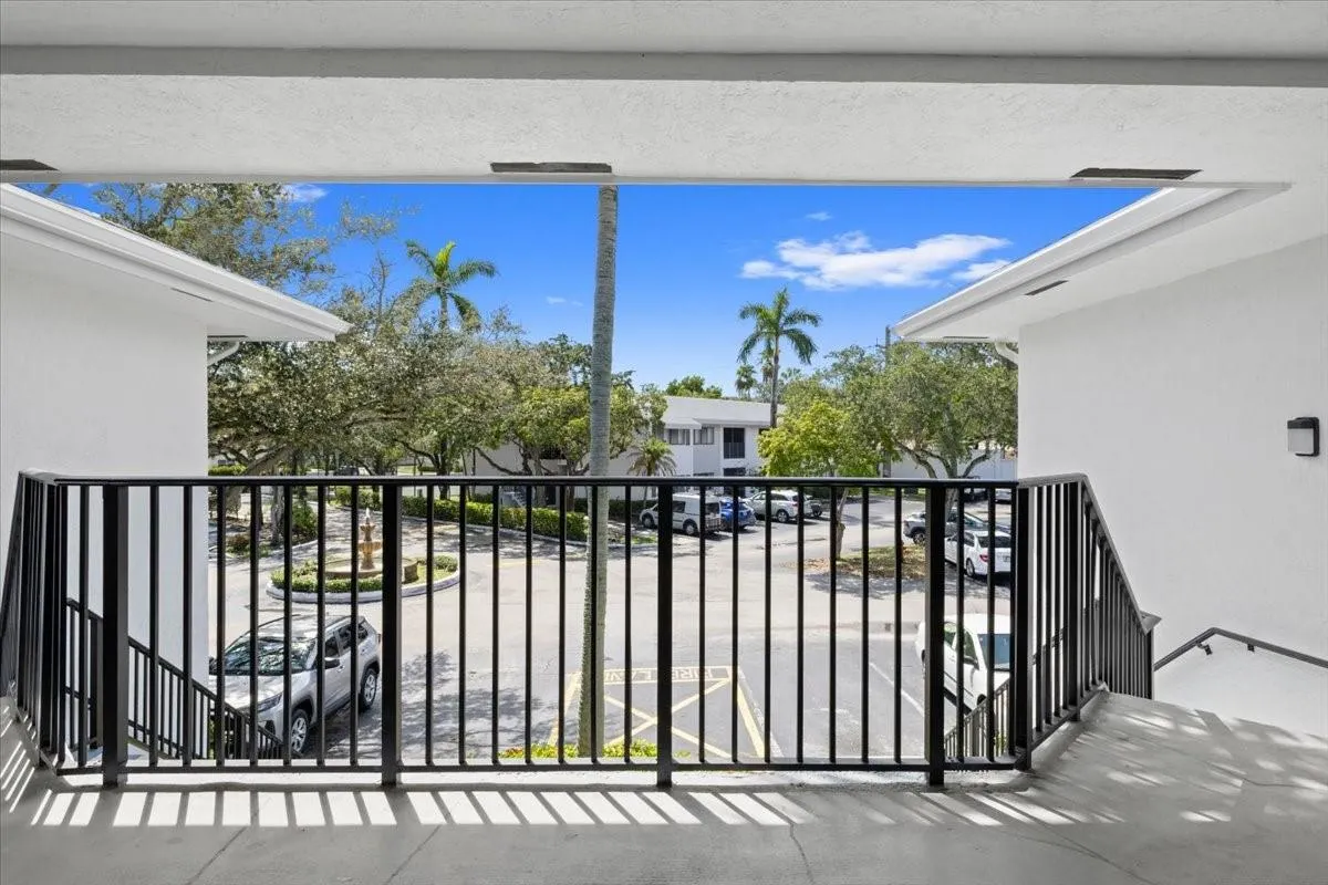 2445 SW 18th Ter, #806