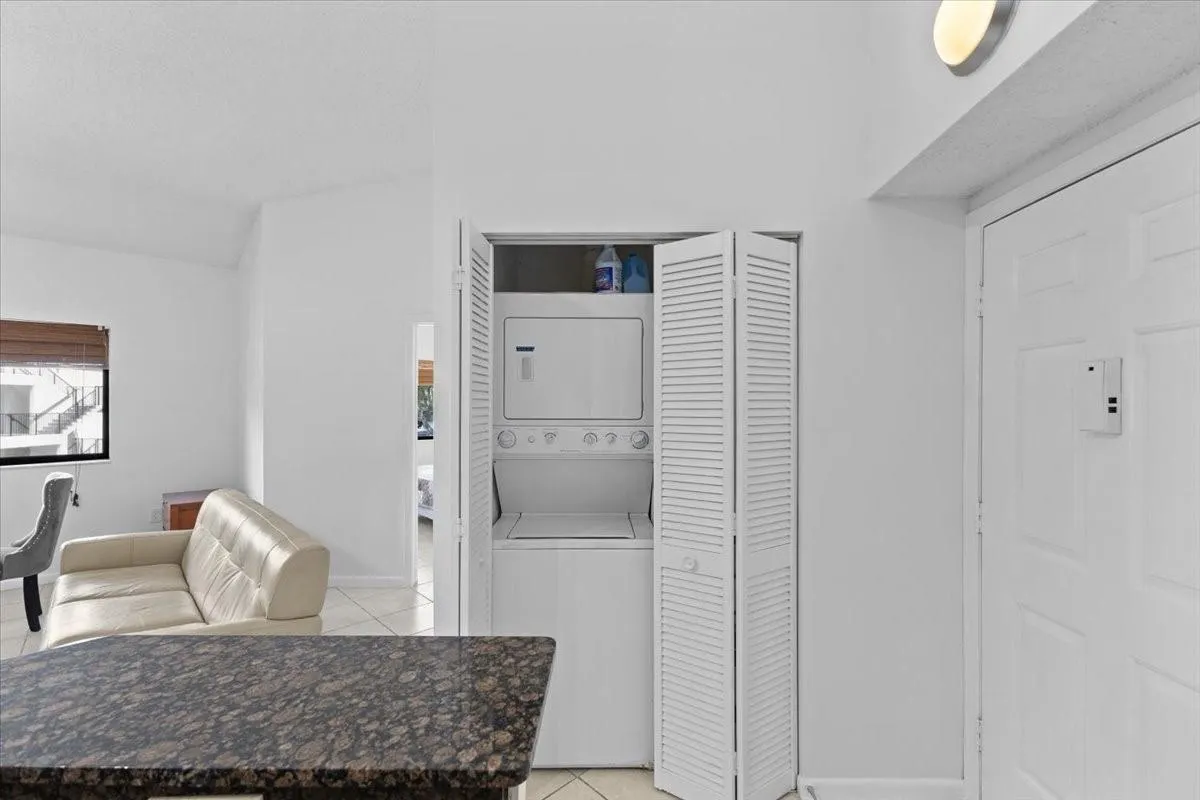 2445 SW 18th Ter, #806