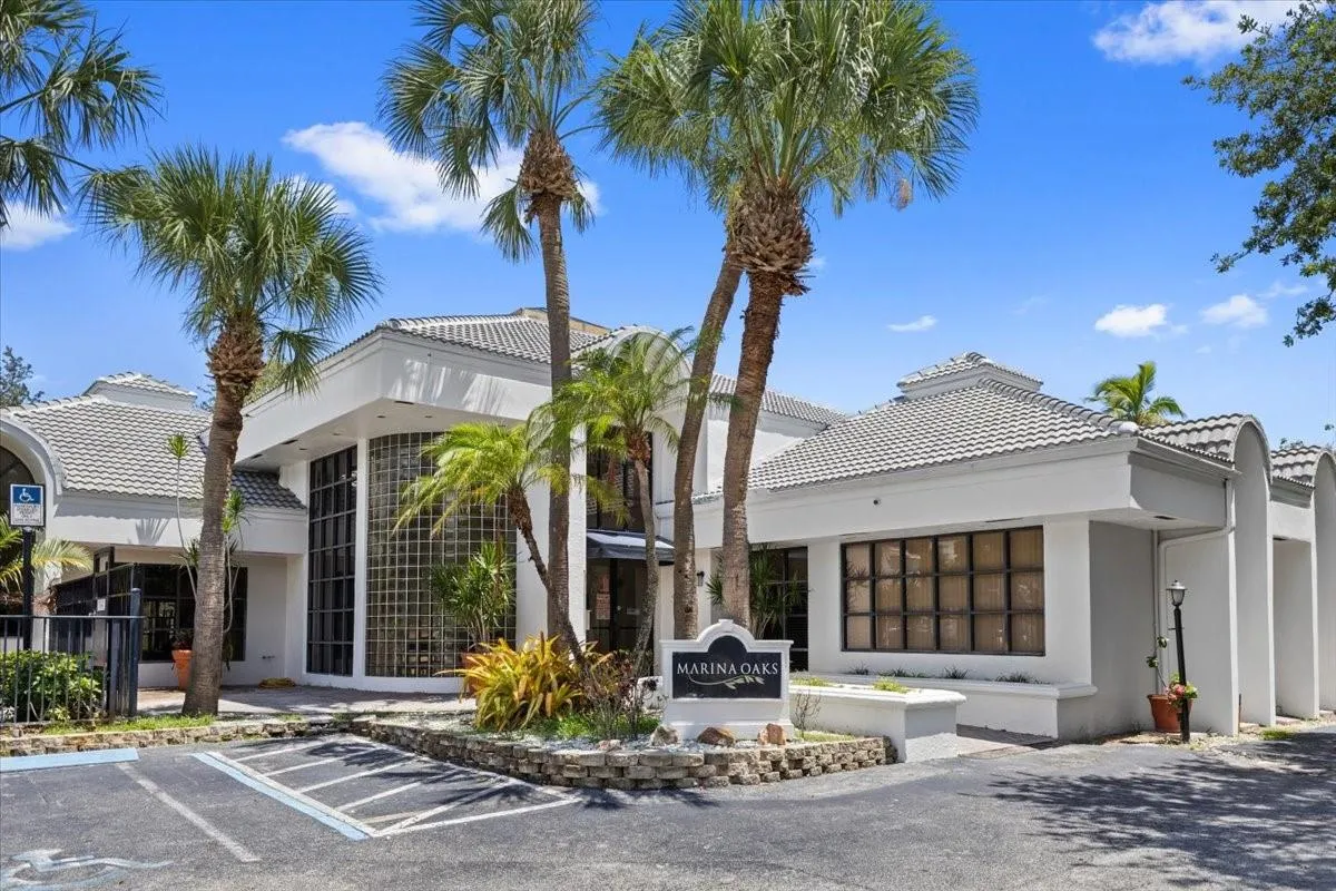 2445 SW 18th Ter, #806
