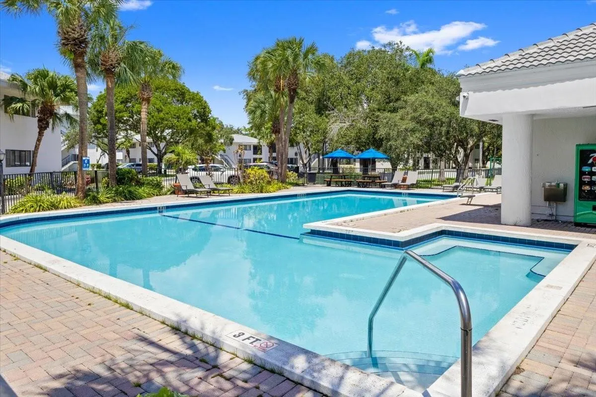 2445 SW 18th Ter, #806
