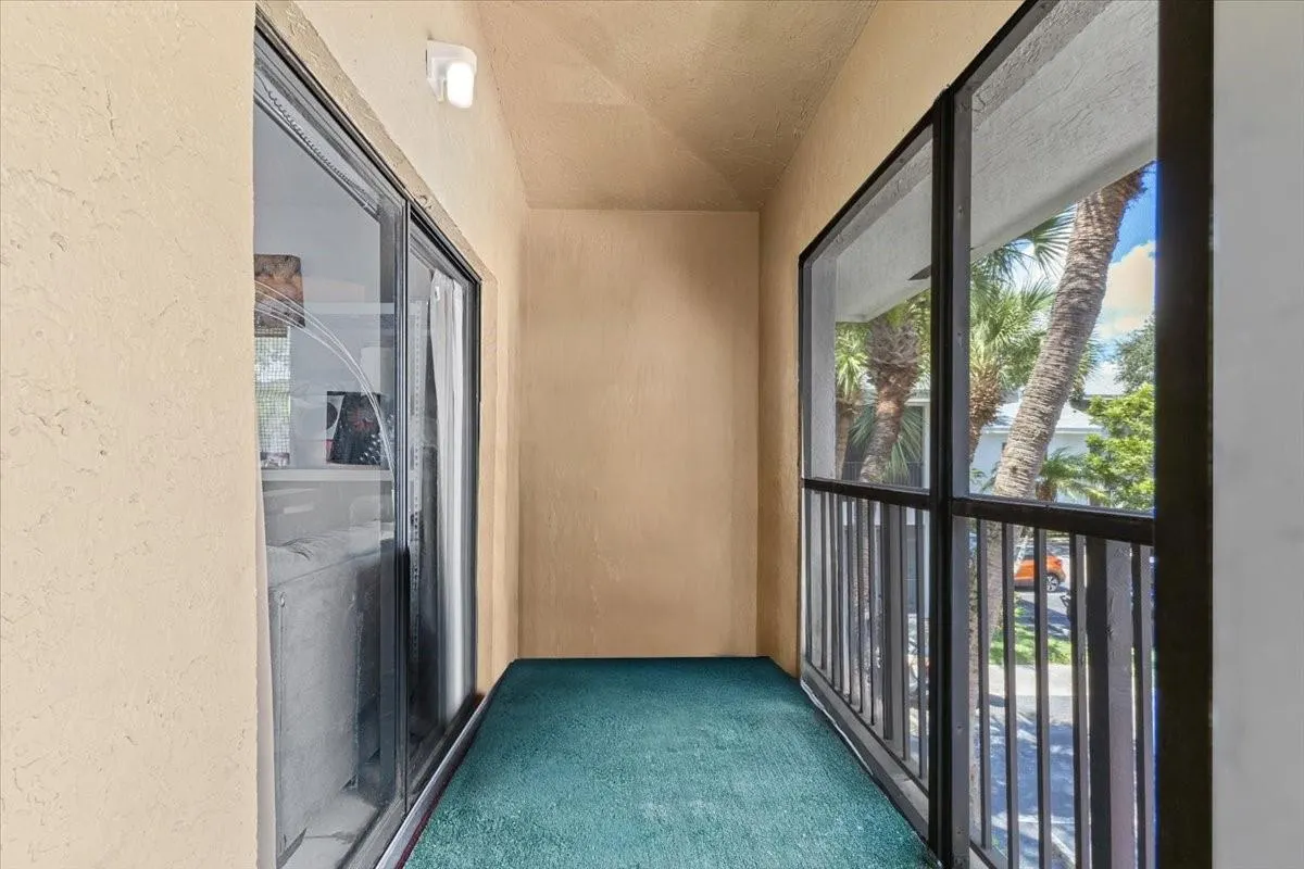 2445 SW 18th Ter, #806