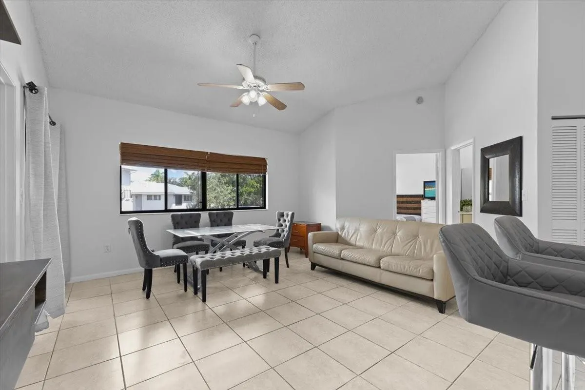 2445 SW 18th Ter, #806