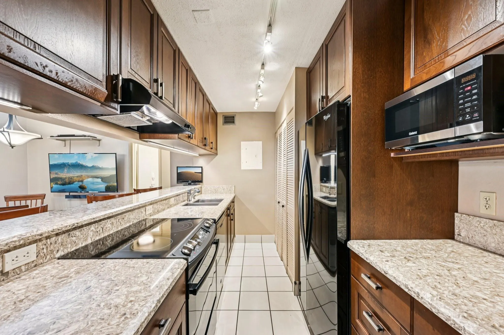 5226 NE 6th Ave, #H33