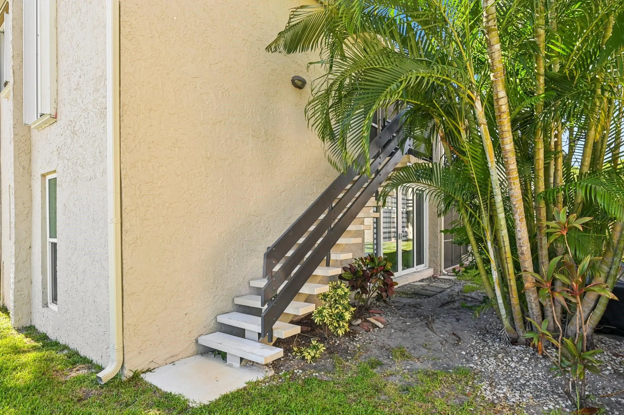 5226 NE 6th Ave, #H33