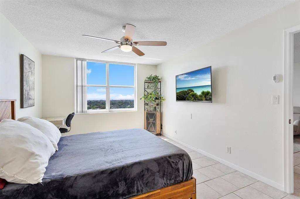 1800 N Andrews Avenue, #9i