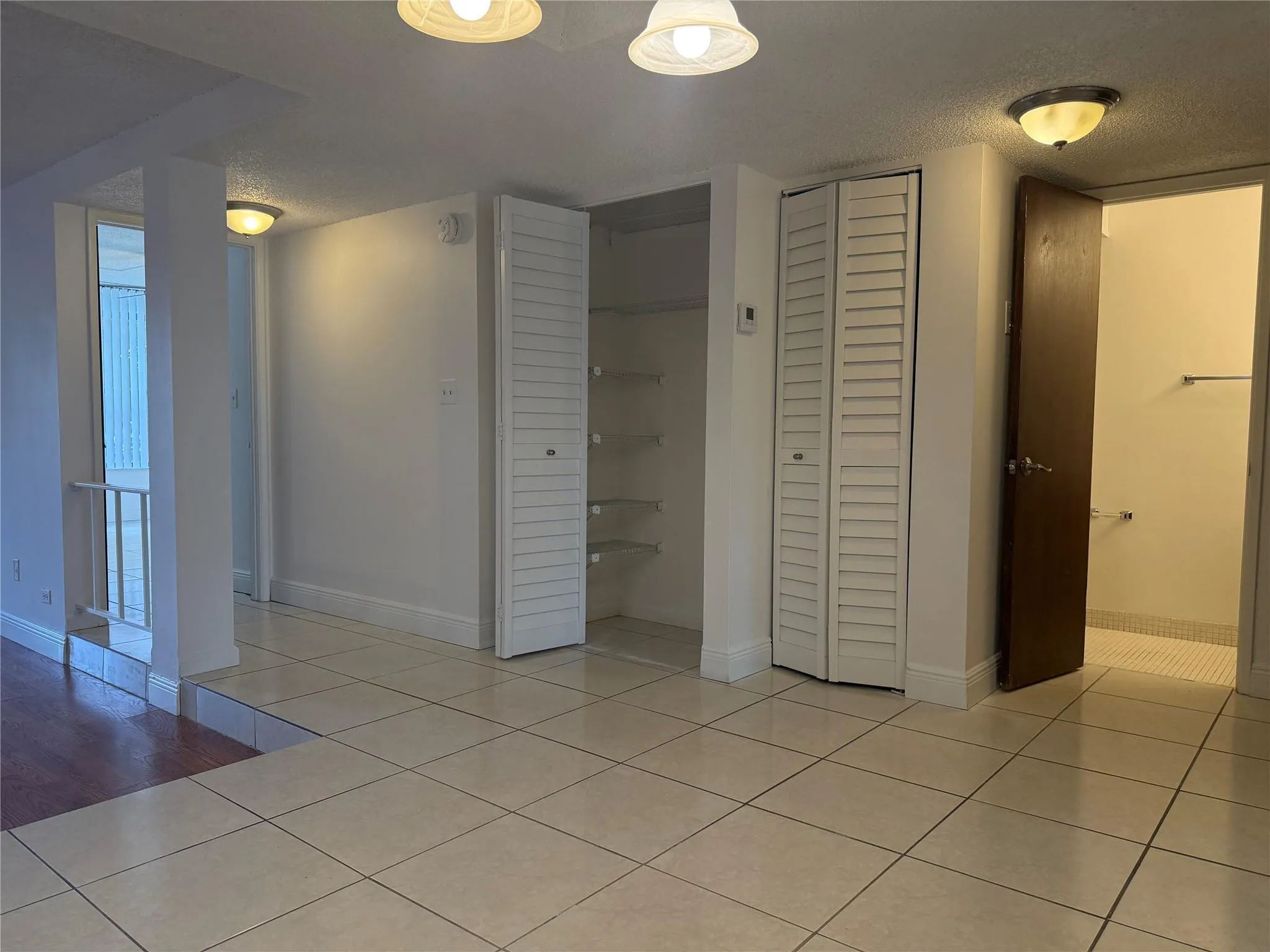 3760 Inverrary Dr, #2Q