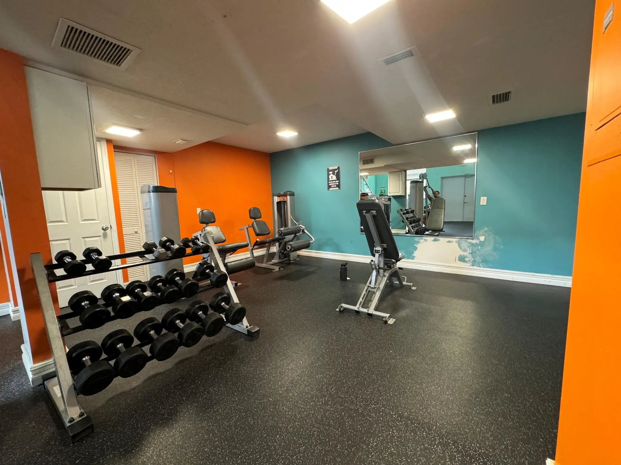 9033 Wiles Rd, #208