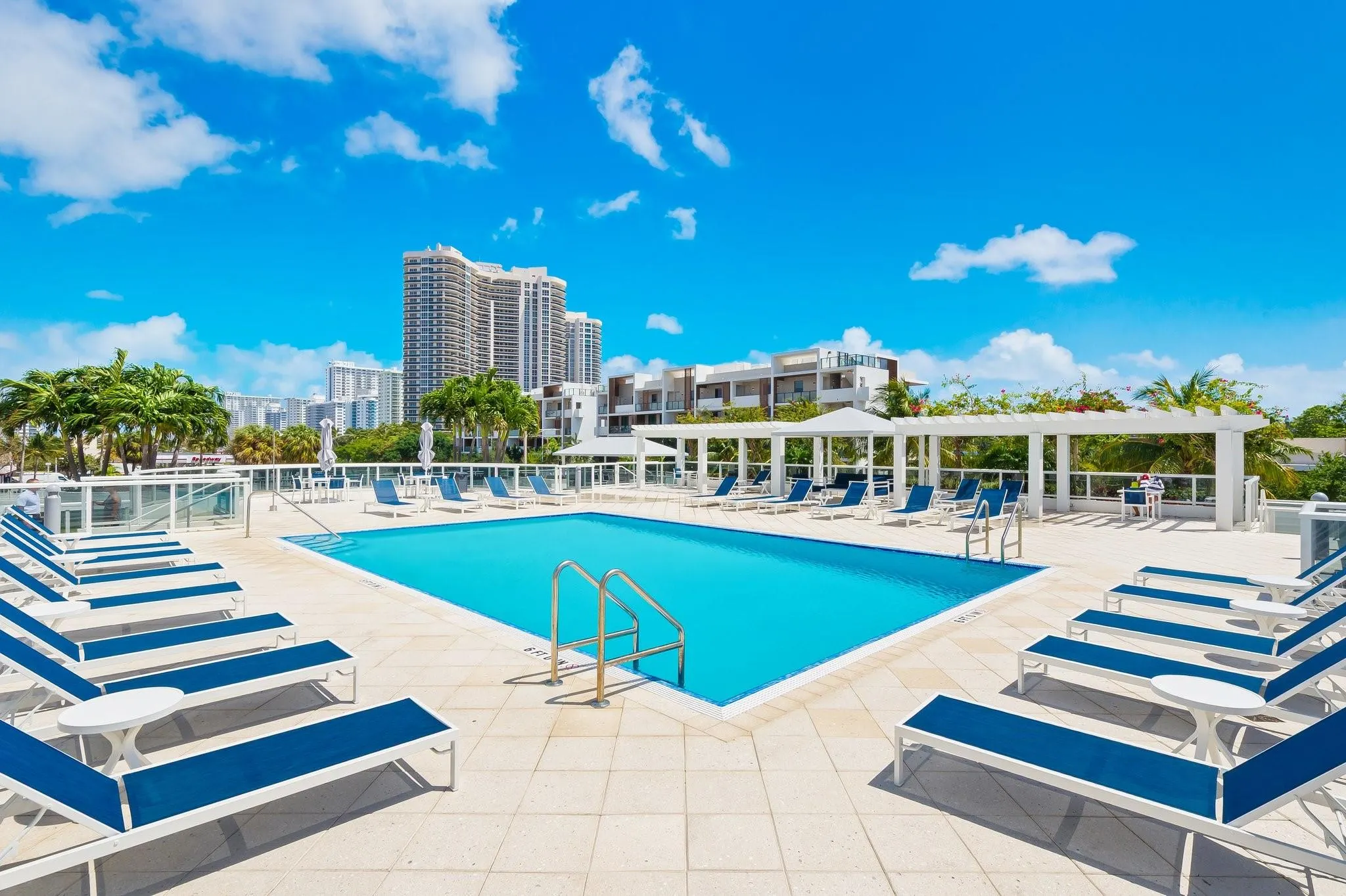 3015 N Ocean Blvd, #10K