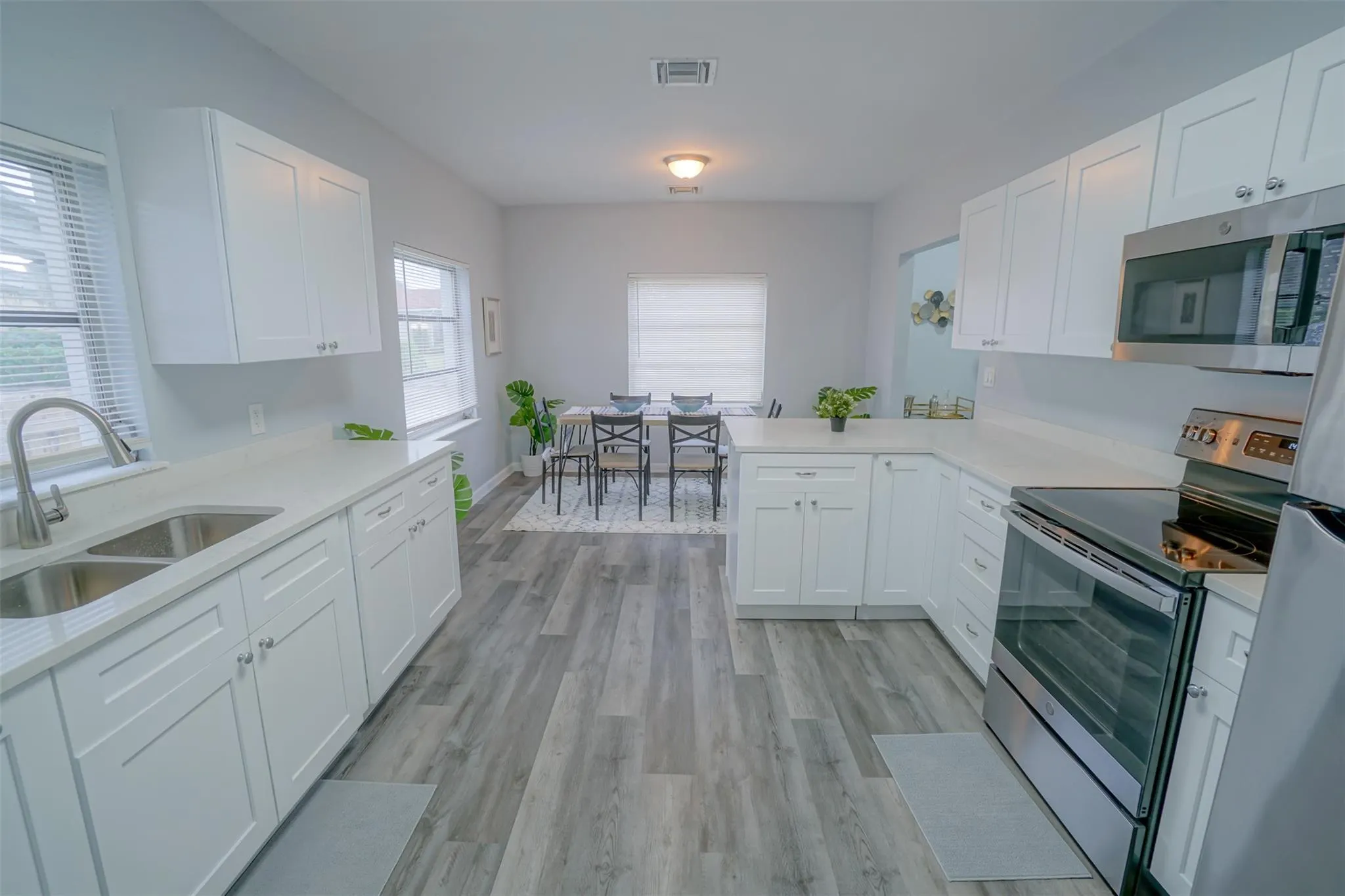 1102 Sunset Rd