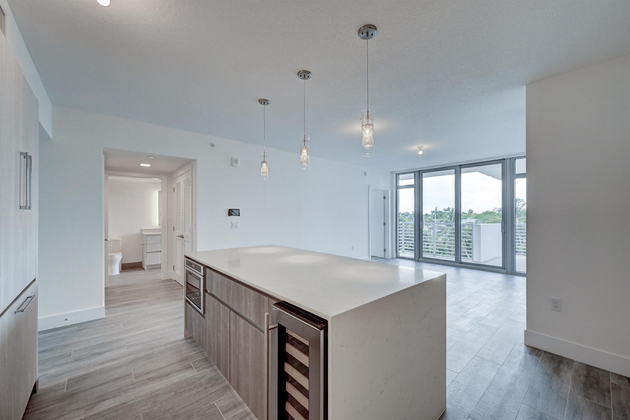 111 SE 1st Avenue, #406