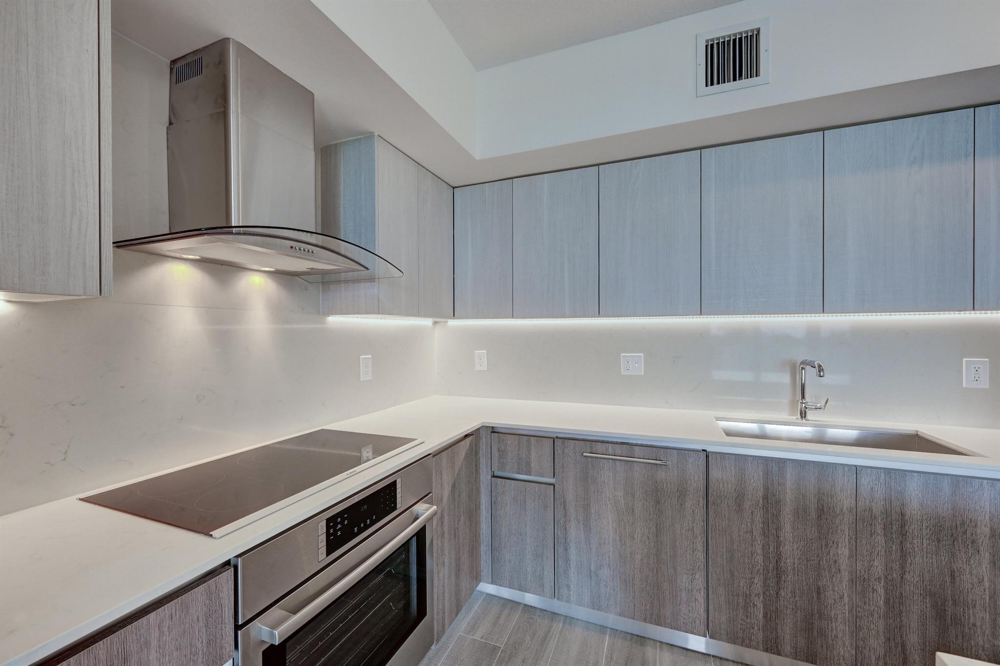 111 SE 1st Avenue, #406