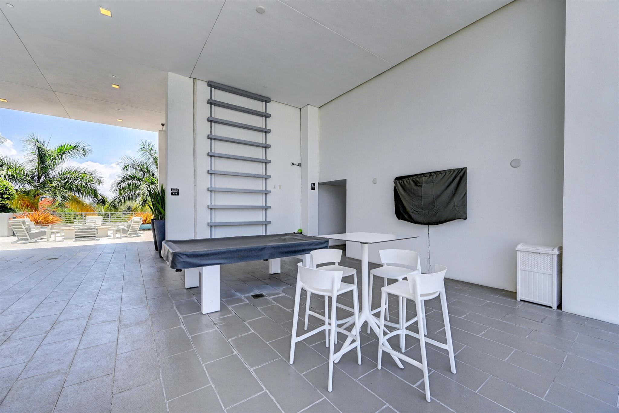 111 SE 1st Avenue, #406