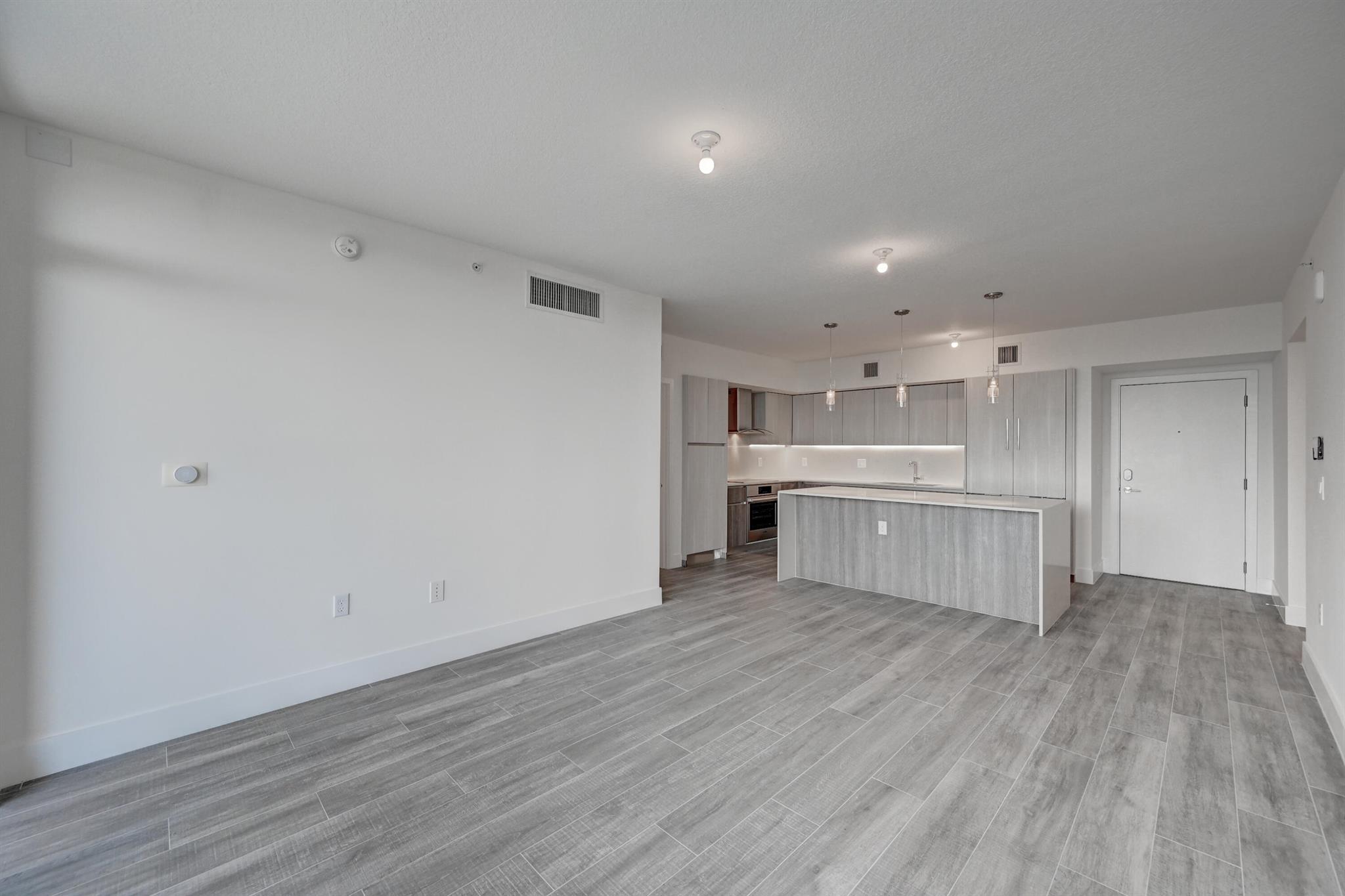 111 SE 1st Avenue, #406
