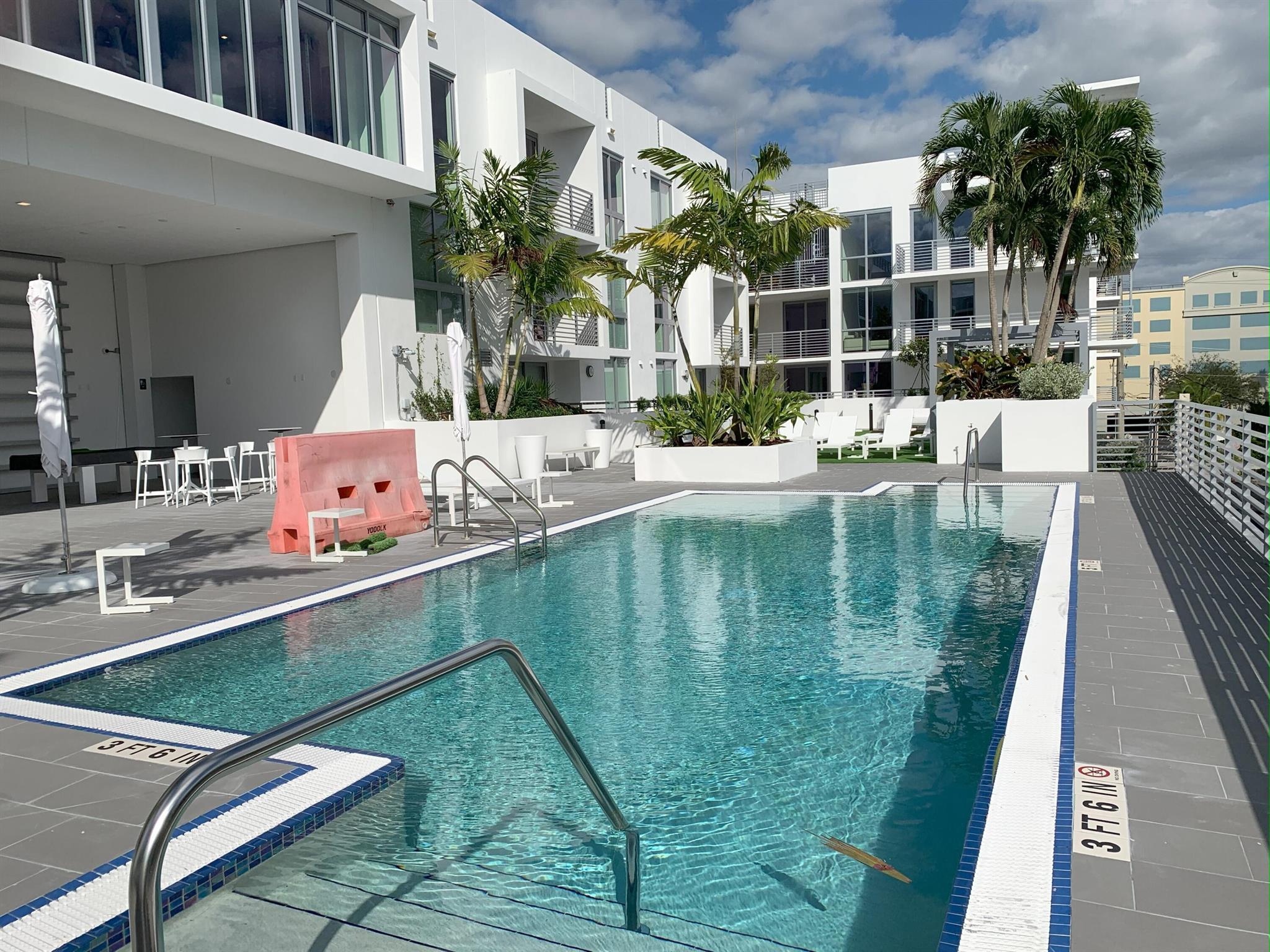 111 SE 1st Avenue, #406