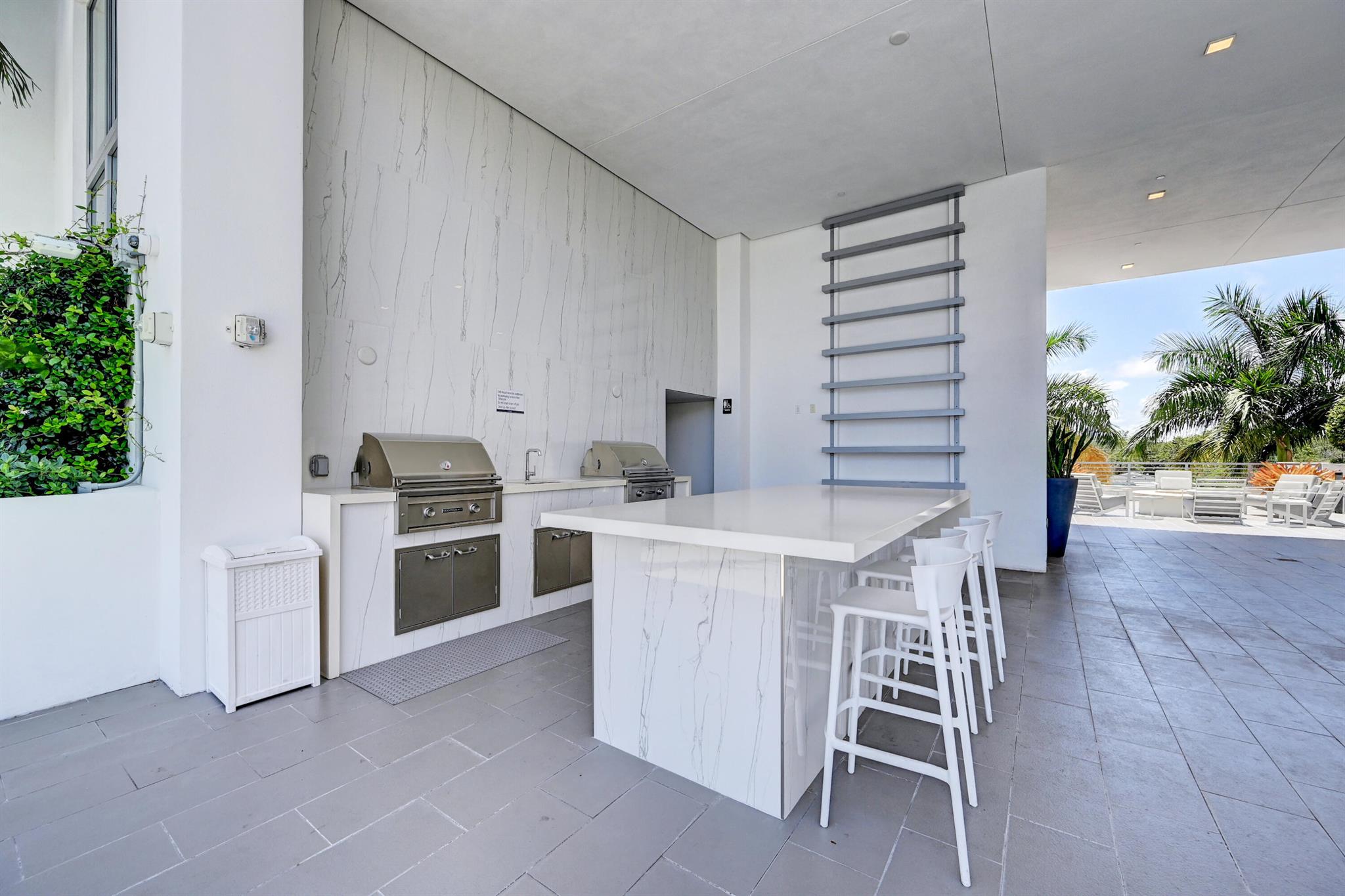 111 SE 1st Avenue, #406