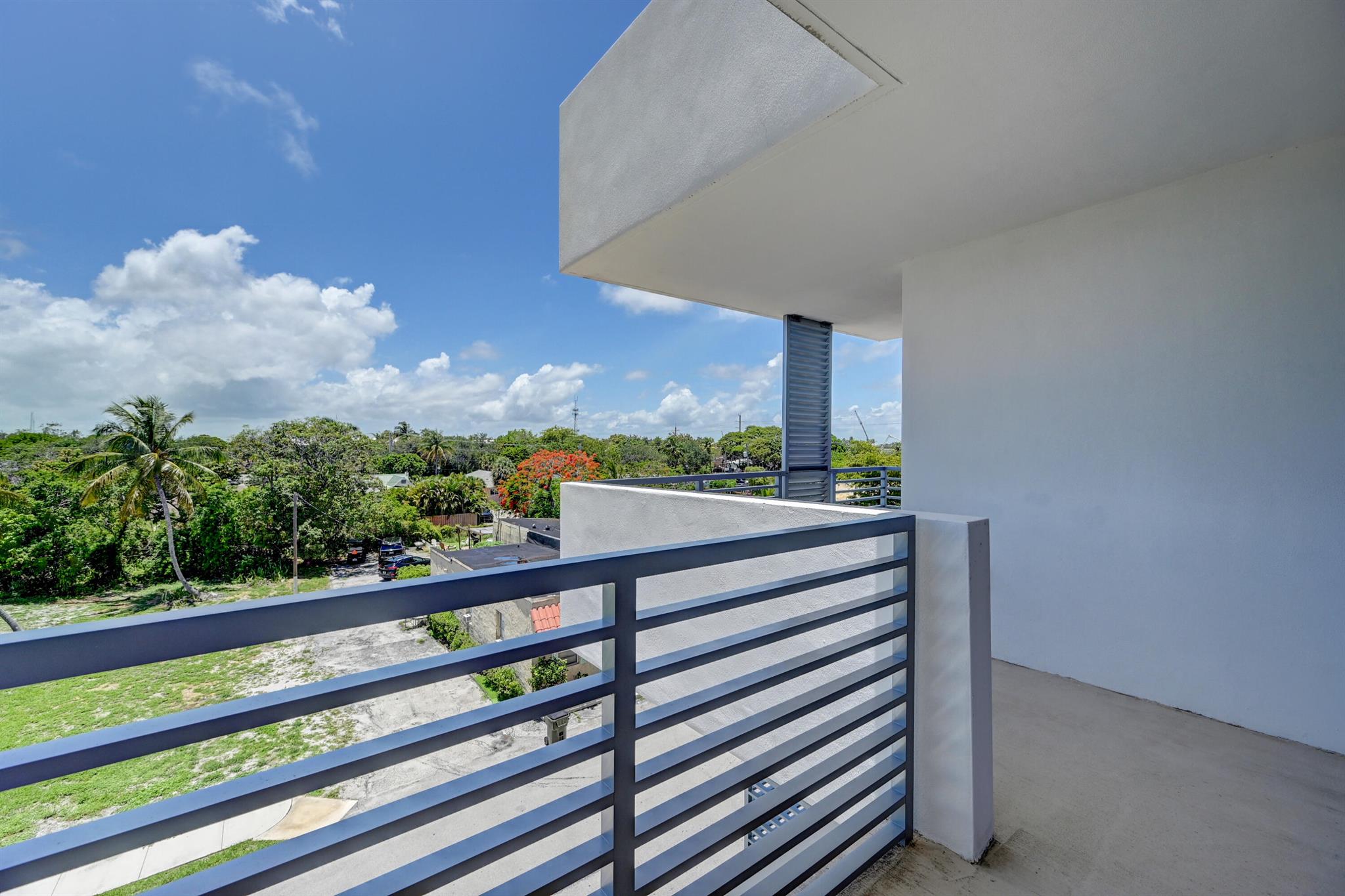 111 SE 1st Avenue, #406