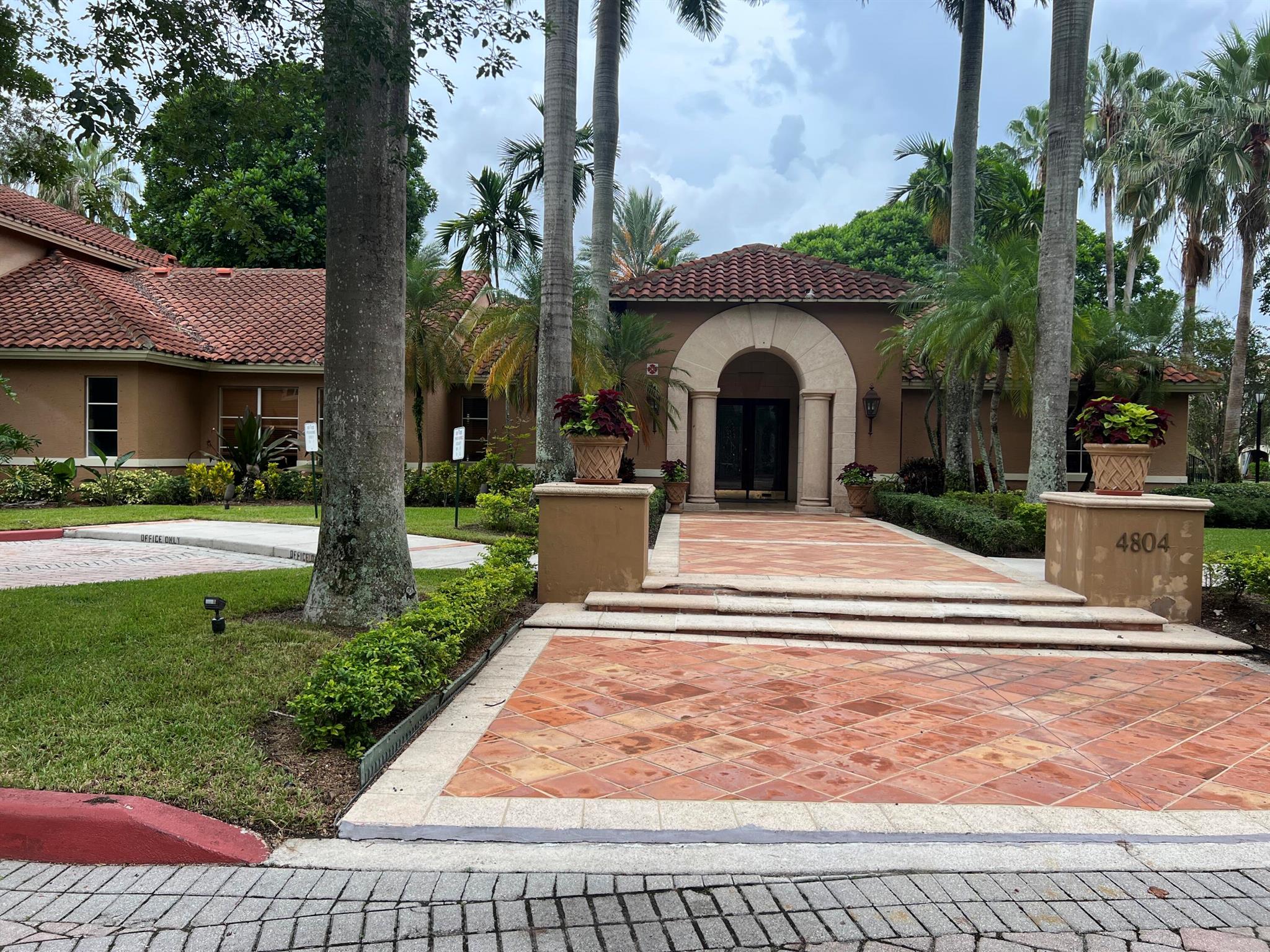 4836 N State Road 7 Road, #5105