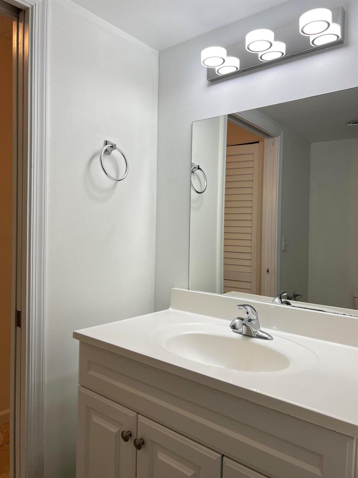 4836 N State Road 7 Road, #5105