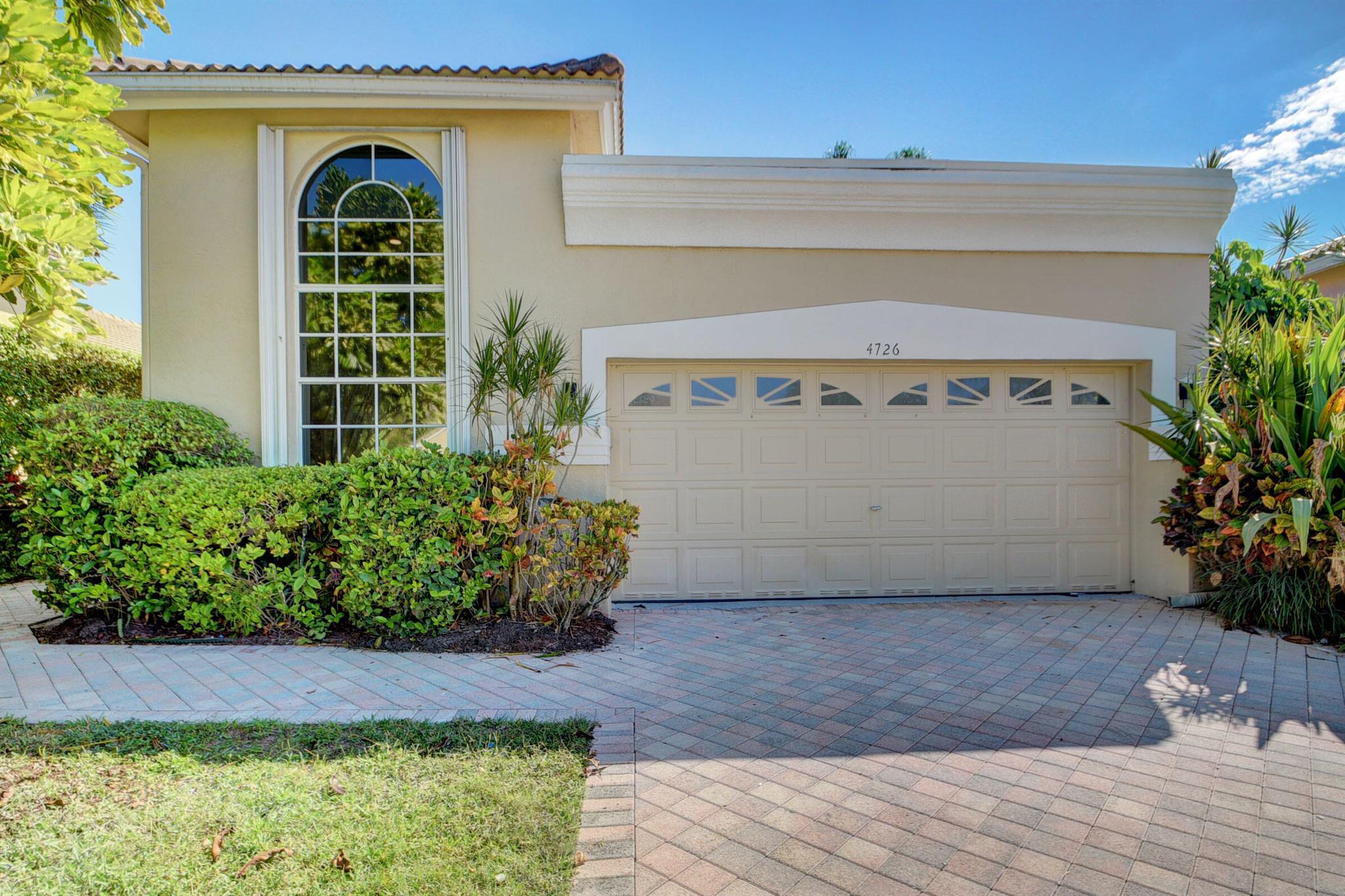 4726 Carlton Golf Drive