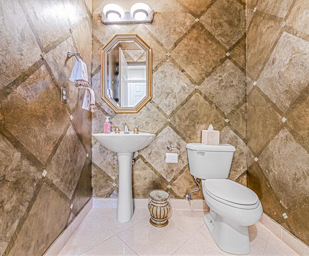 7626 Tarpon Cove Circle